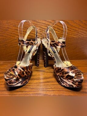Nina Leopard Print Satin Ankle Strap Platform Open Toe Heels Tan Brown Size 9.5